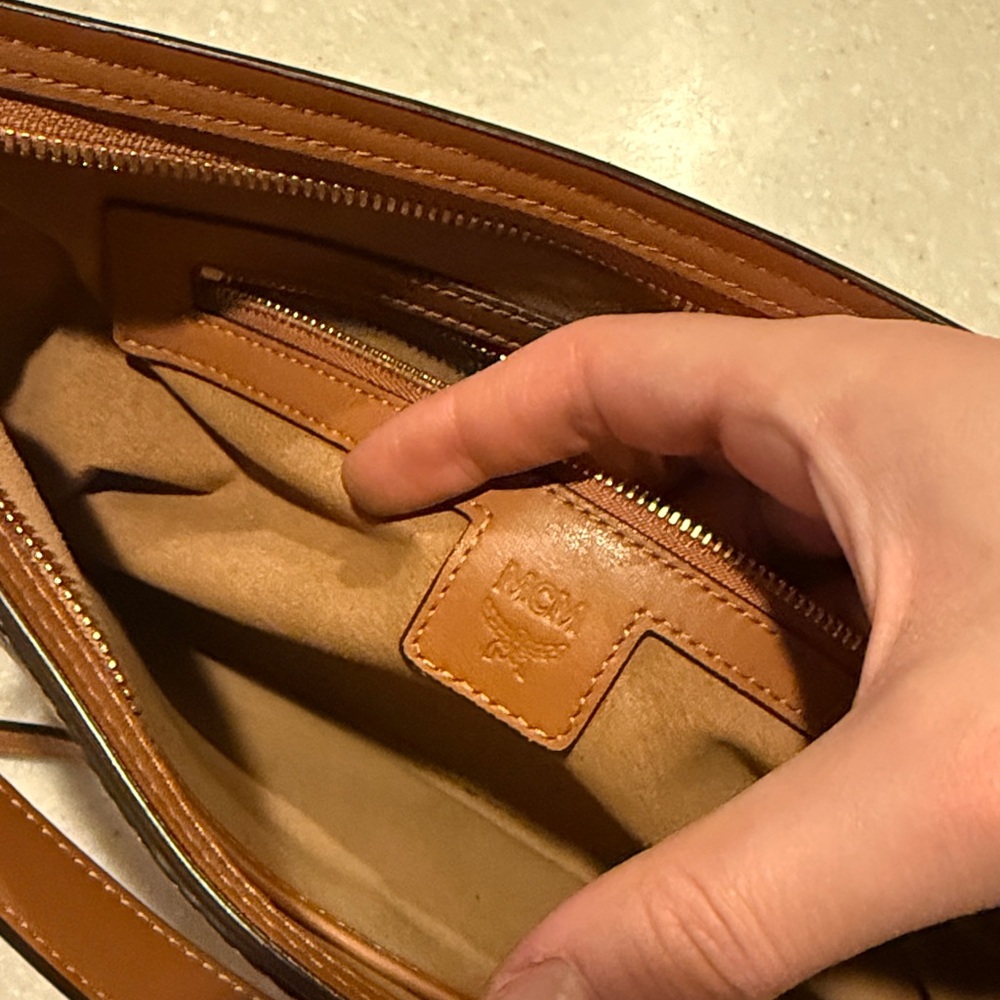 MCM Aren Visetos Shoulder Bag Crossbody Handbag in Cognac Very Good Condition - Picture 13 of 15